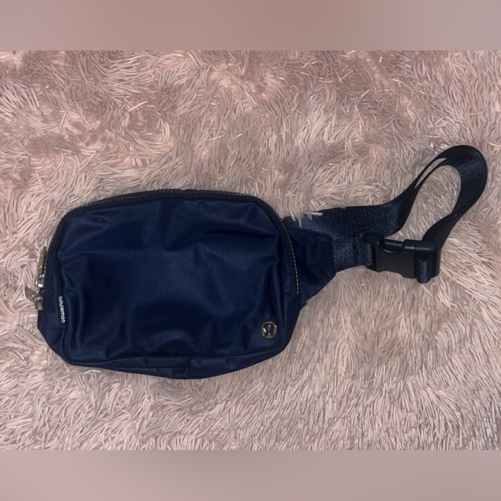 Lululemon belt bag!